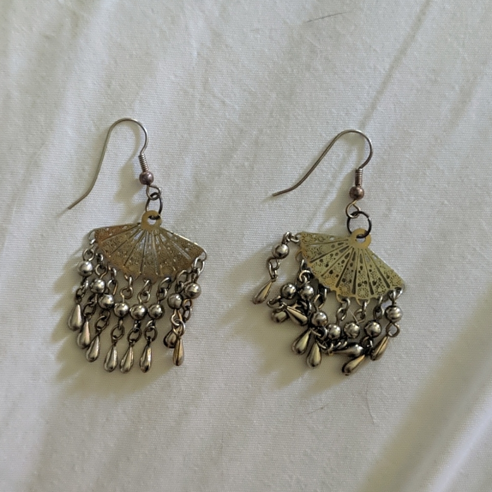 Fan earrings